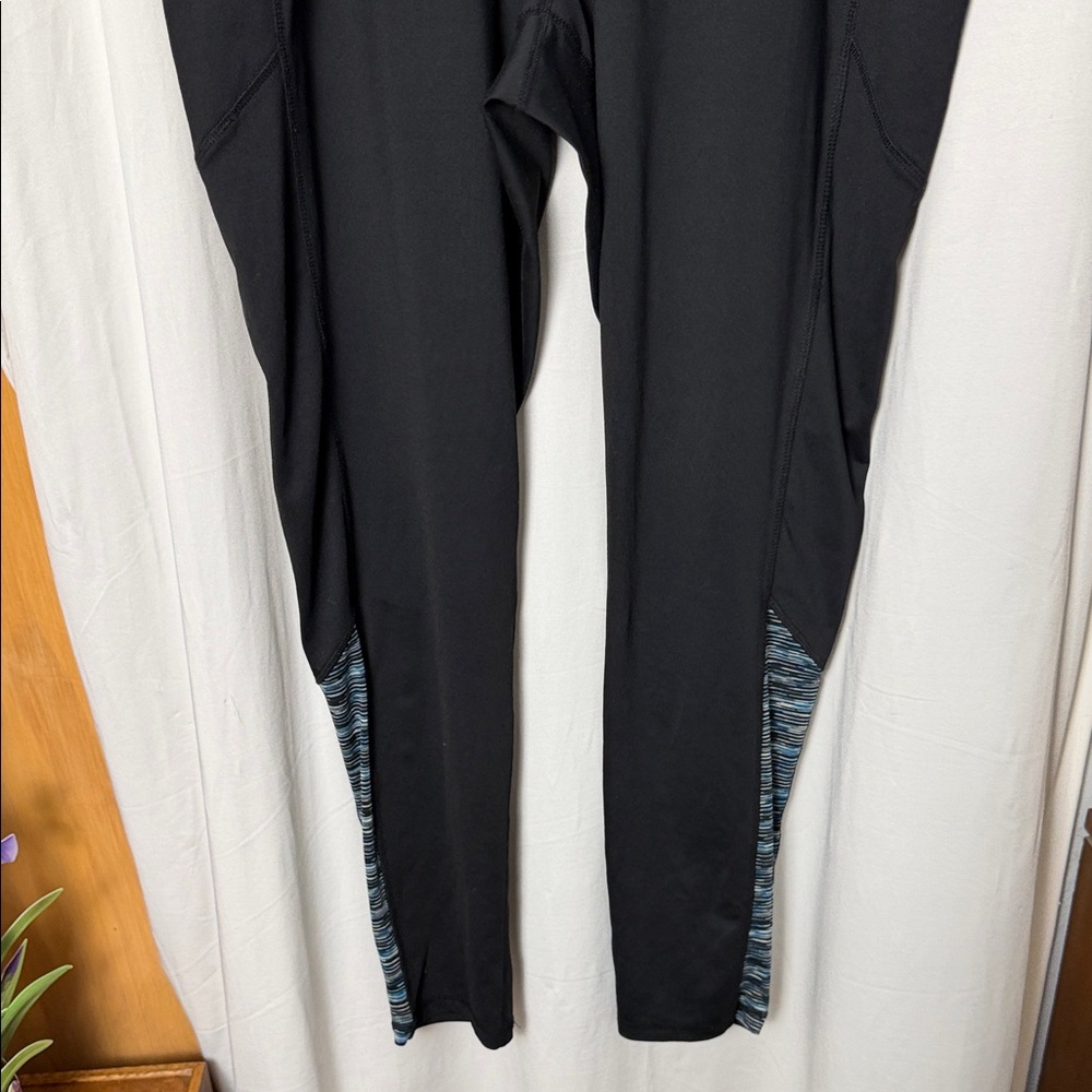 LIVI Lane Bryant Active Black and Blue Patterned High Waist Leggings Size 18/20 - Picture 3 of 8
